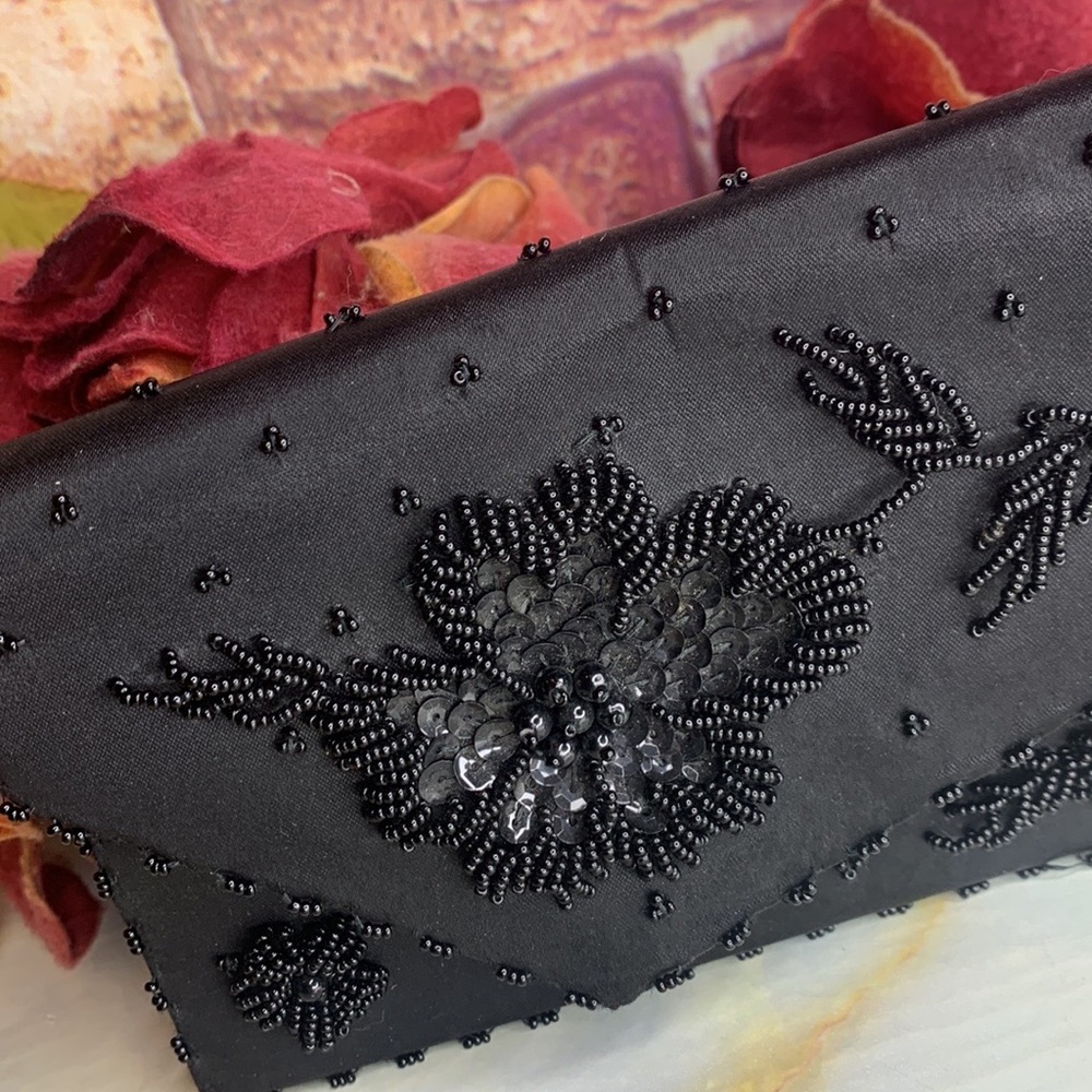 Vintage MCM Jay Dee Black Satin Beaded Floral Embroidered Hard Clutch - Picture 3 of 10